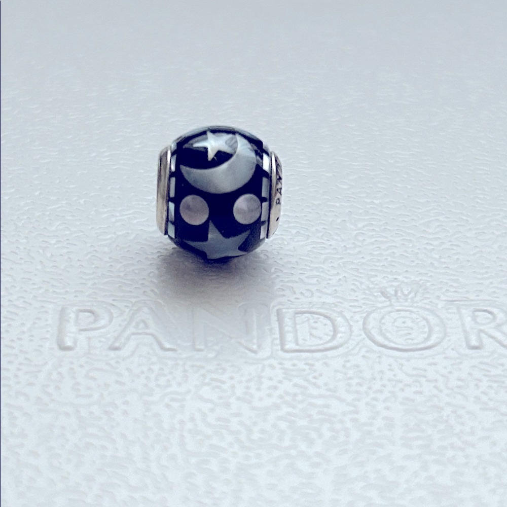 New Pandora Ale 925 Starry Night Charm in Black and White .